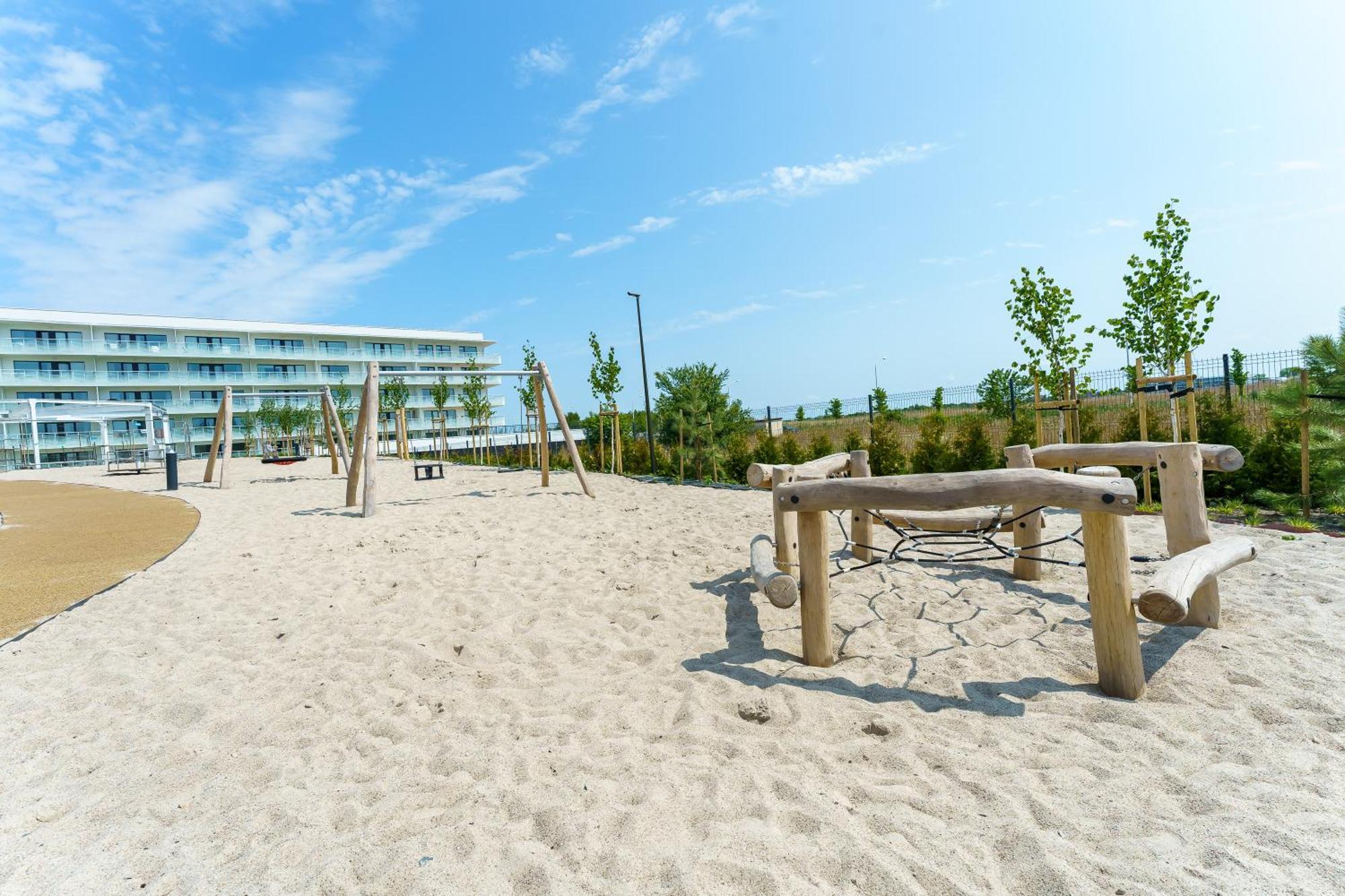 Polanki Aqua Apartamenty Nielimitowany Dostep Do Basenow Parking Free Kołobrzeg Exterior foto